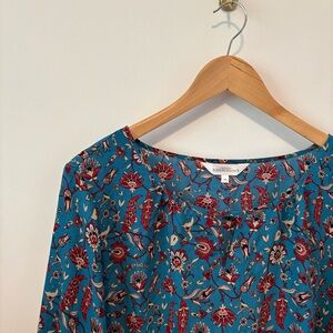 Northern Reflections | Floral Blouse 🌹🩵